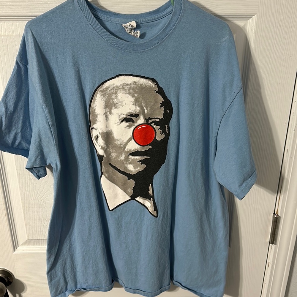 Men’s political tee shirt.